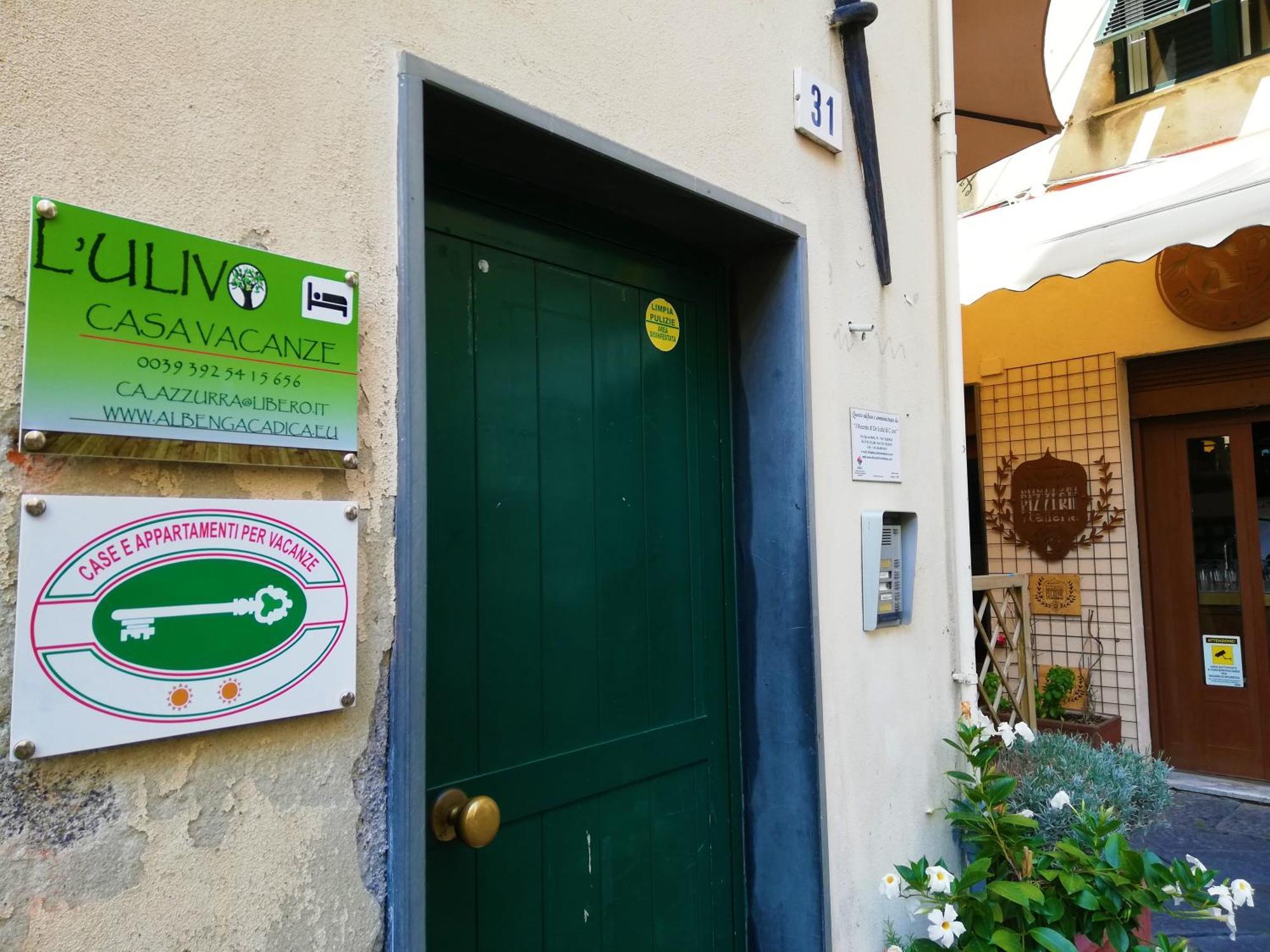 Casa Vacanza L'Ulivo アルベンガ エクステリア 写真